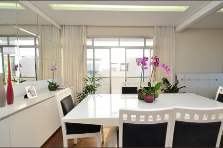 Apartamento à venda com 150m², 4 quartos e 2 vagasSala 