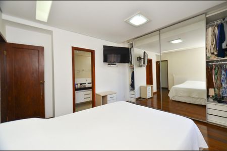 Apartamento à venda com 150m², 4 quartos e 2 vagasSuíte 4