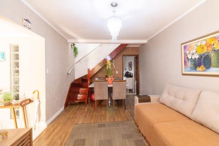 Casa à venda com 185m², 4 quartos e 2 vagas Casa à venda com 185m², 4 quartos e 2 vagasSala