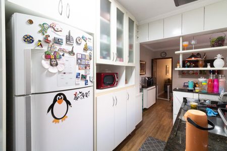 Casa à venda com 185m², 4 quartos e 2 vagas Casa à venda com 185m², 4 quartos e 2 vagasCozinha