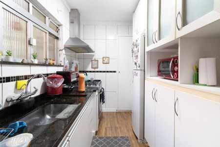 Casa à venda com 185m², 4 quartos e 2 vagas Casa à venda com 185m², 4 quartos e 2 vagasCozinha