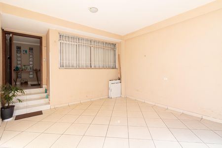 Casa à venda com 185m², 4 quartos e 2 vagas Casa à venda com 185m², 4 quartos e 2 vagasGaragem