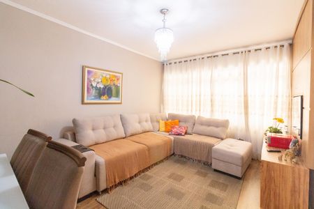 Casa à venda com 185m², 4 quartos e 2 vagas Casa à venda com 185m², 4 quartos e 2 vagasSala