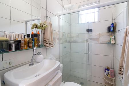 Casa à venda com 185m², 4 quartos e 2 vagas Casa à venda com 185m², 4 quartos e 2 vagasBanheiro da Suíte 2