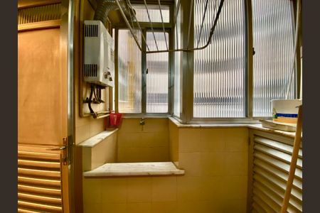 Apartamento à venda com 134m², 3 quartos e sem vagaÁrea de Serviço