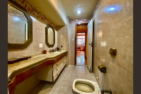 Apartamento à venda com 134m², 3 quartos e sem vagaBanheiro social 1