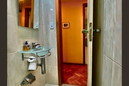 Apartamento à venda com 134m², 3 quartos e sem vagaBanheiro social 2