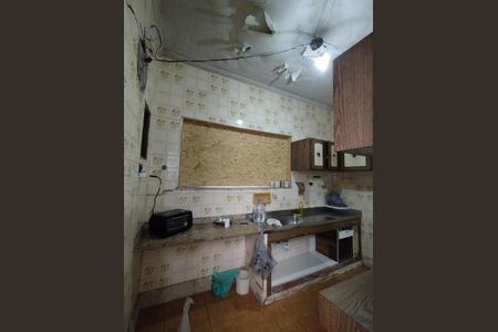 Casa à venda com 260m², 5 quartos e 4 vagasCozinha 