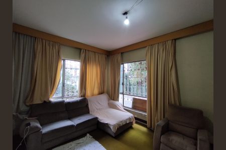 Casa à venda com 260m², 5 quartos e 4 vagasSala