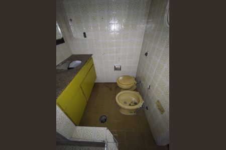 Casa à venda com 260m², 5 quartos e 4 vagasBanheiro 2