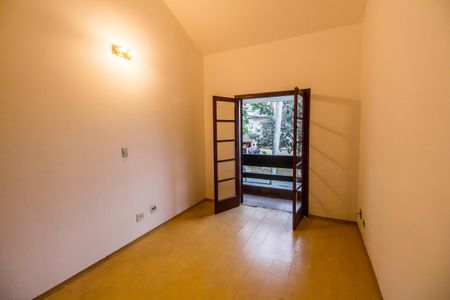 Casa de condomínio para alugar com 300m², 3 quartos e 4 vagasQuarto 1