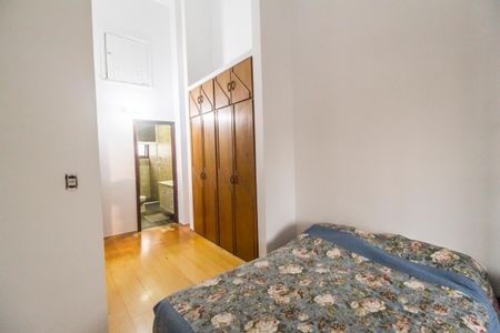 Casa de condomínio para alugar com 300m², 3 quartos e 4 vagasSuíte