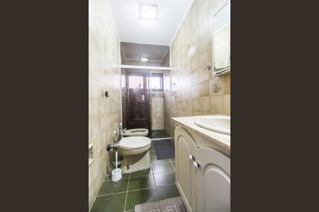 Casa de condomínio para alugar com 300m², 3 quartos e 4 vagasBanheiro da Suíte