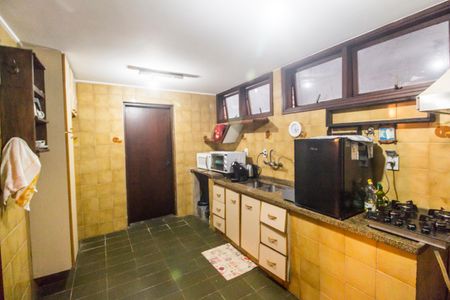 Casa de condomínio para alugar com 300m², 3 quartos e 4 vagasCozinha