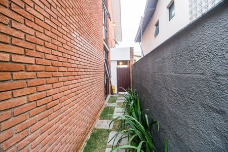 Casa de condomínio para alugar com 300m², 3 quartos e 4 vagasCorredor