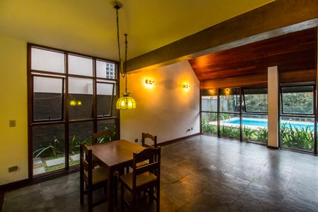 Sala de casa de condomínio para alugar com 3 quartos, 300m² em Alphaville, Santana de Parnaíba