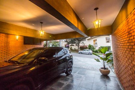 Casa de condomínio para alugar com 300m², 3 quartos e 4 vagasGaragem