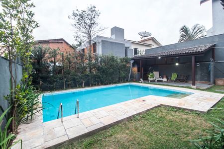 Casa de condomínio para alugar com 300m², 3 quartos e 4 vagasPiscina