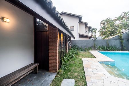 Casa de condomínio para alugar com 300m², 3 quartos e 4 vagasPiscina