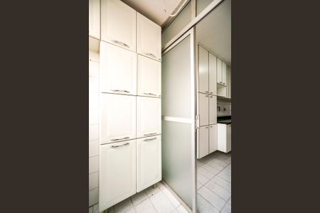 Apartamento para alugar com 55m², 2 quartos e 1 vagaÁrea de Serviço