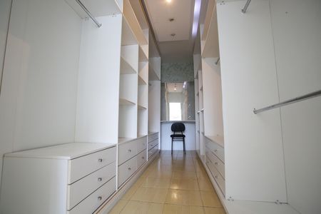 Casa para alugar com 90m², 2 quartos e 1 vaga Casa para alugar com 90m², 2 quartos e 1 vagaCloset do Quarto 1