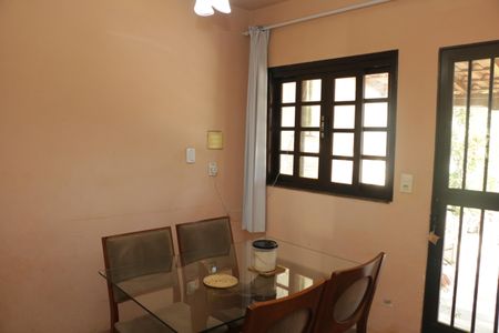 Casa de condomínio para alugar com 160m², 3 quartos e 2 vagasQuarto 1