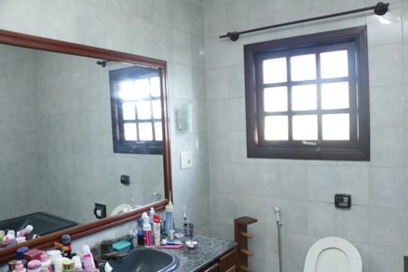 Casa de condomínio para alugar com 160m², 3 quartos e 2 vagasBanheiro da Suíte