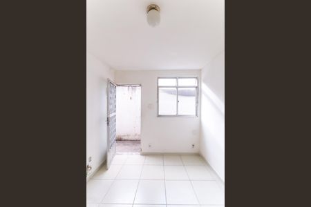Casa para alugar com 50m², 1 quarto e 1 vaga Casa para alugar com 50m², 1 quarto e 1 vagaSala