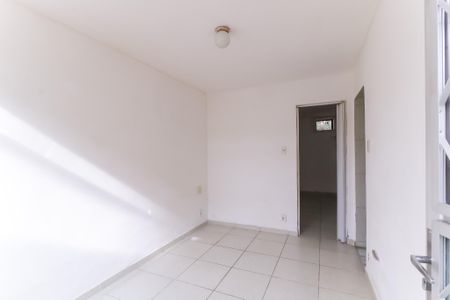 Casa para alugar com 50m², 1 quarto e 1 vaga Casa para alugar com 50m², 1 quarto e 1 vagaSala