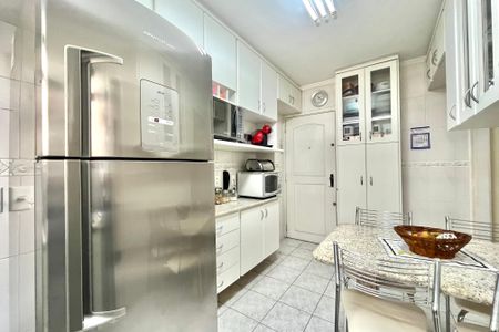 Apartamento à venda com 86m², 3 quartos e 2 vagasCozinha