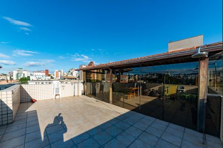 Apartamento à venda com 282m², 5 quartos e 2 vagas Apartamento à venda com 282m², 5 quartos e 2 vagasVaranda gourmet