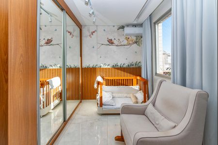 Apartamento à venda com 282m², 5 quartos e 2 vagas Apartamento à venda com 282m², 5 quartos e 2 vagasQuarto 2