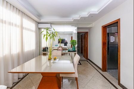 Apartamento à venda com 282m², 5 quartos e 2 vagas Apartamento à venda com 282m², 5 quartos e 2 vagasSala 1