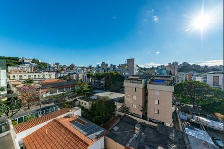Apartamento à venda com 282m², 5 quartos e 2 vagas Apartamento à venda com 282m², 5 quartos e 2 vagasVaranda gourmet