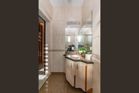 Apartamento à venda com 282m², 5 quartos e 2 vagas Apartamento à venda com 282m², 5 quartos e 2 vagasBanheiro Social 2