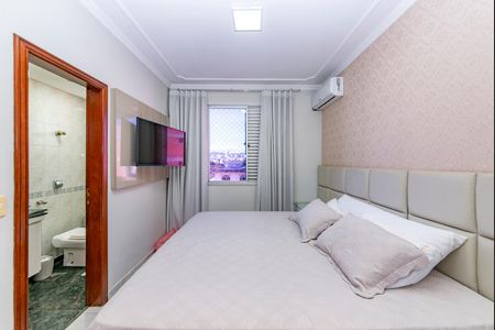 Apartamento à venda com 282m², 5 quartos e 2 vagas Apartamento à venda com 282m², 5 quartos e 2 vagasSuíte