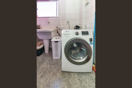 Apartamento à venda com 282m², 5 quartos e 2 vagas Apartamento à venda com 282m², 5 quartos e 2 vagasÁrea de Serviço