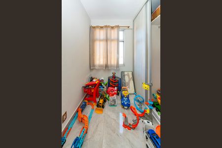 Apartamento à venda com 282m², 5 quartos e 2 vagas Apartamento à venda com 282m², 5 quartos e 2 vagasQuarto 4