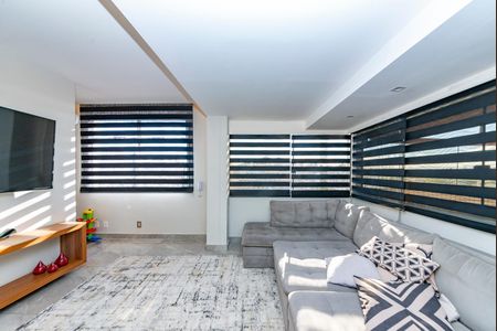 Apartamento à venda com 282m², 5 quartos e 2 vagas Apartamento à venda com 282m², 5 quartos e 2 vagasSala 2