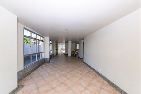 Apartamento à venda com 282m², 5 quartos e 2 vagas Apartamento à venda com 282m², 5 quartos e 2 vagasSalão de Festas