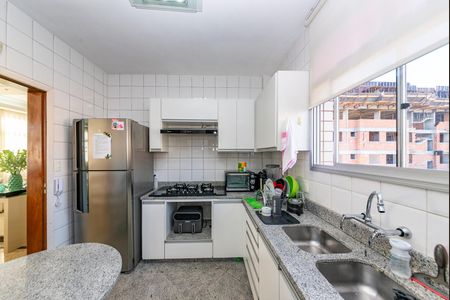 Apartamento à venda com 282m², 5 quartos e 2 vagas Apartamento à venda com 282m², 5 quartos e 2 vagasCozinha