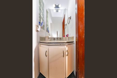 Apartamento à venda com 282m², 5 quartos e 2 vagas Apartamento à venda com 282m², 5 quartos e 2 vagasBanheiro Social 1