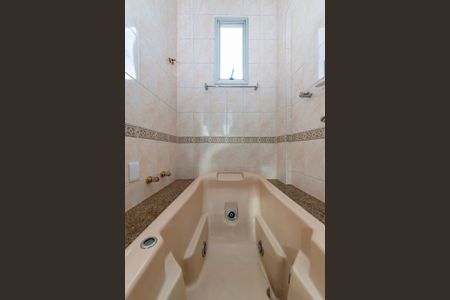 Apartamento à venda com 282m², 5 quartos e 2 vagas Apartamento à venda com 282m², 5 quartos e 2 vagasBanheiro Social 2