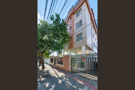 Apartamento à venda com 282m², 5 quartos e 2 vagas Apartamento à venda com 282m², 5 quartos e 2 vagasFachada