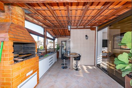 Apartamento à venda com 282m², 5 quartos e 2 vagas Apartamento à venda com 282m², 5 quartos e 2 vagasVaranda gourmet