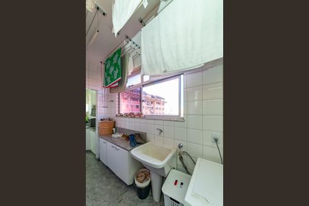 Apartamento à venda com 282m², 5 quartos e 2 vagas Apartamento à venda com 282m², 5 quartos e 2 vagasÁrea de Serviço