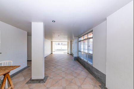 Apartamento à venda com 282m², 5 quartos e 2 vagas Apartamento à venda com 282m², 5 quartos e 2 vagasSalão de Festas