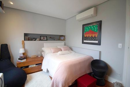 Apartamento à venda com 277m², 4 quartos e 4 vagasSuíte 3Suíte 2