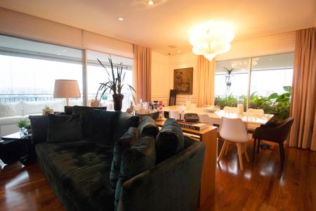 Apartamento à venda com 277m², 4 quartos e 4 vagasSala