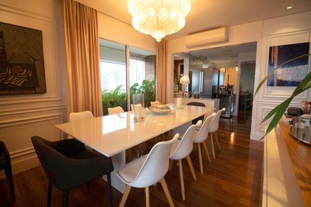 Apartamento à venda com 277m², 4 quartos e 4 vagasSala